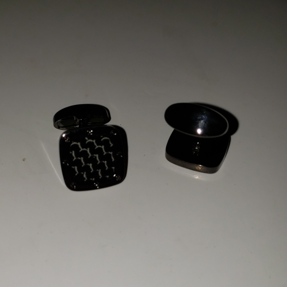 KONOV	Men's Rhodium Cufflinks - Picture 2 of 2